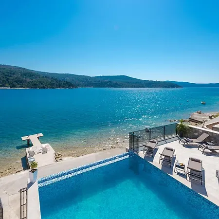 Sol Del Mar Villa